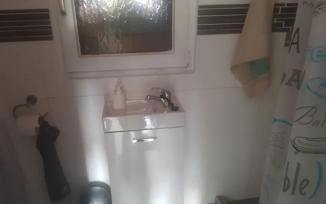 Lovely 2-bed House in Klarici Close to Pula
