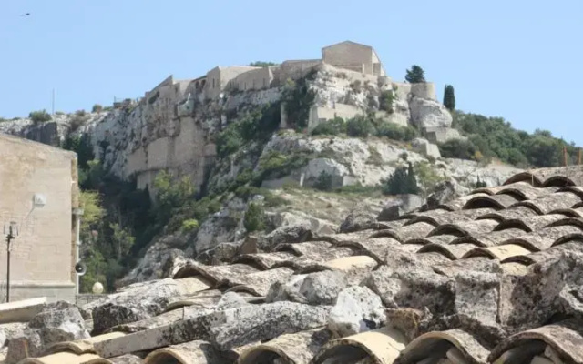Palazzetto Arco Castro