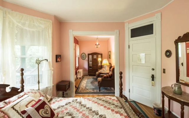 Habberstad House Bed and Breakfast