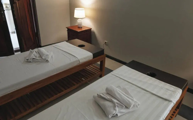Blue Marlin 6-BR Villa Singaraja Bali
