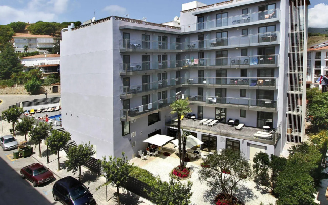 Summer Hotel