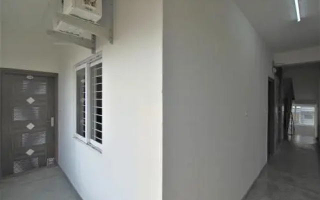 OYO 28285 Maruthi- Luxury Rooms