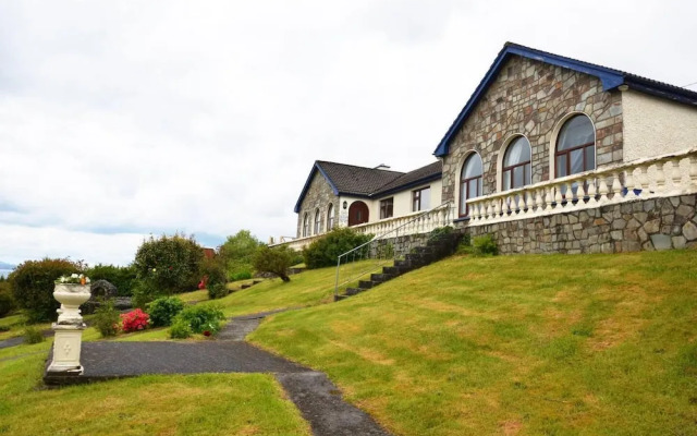 6 Ensuite Bedrooms-sleeps 12-garden-sea & Mtn View