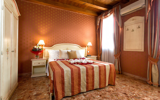 Hotel Conterie