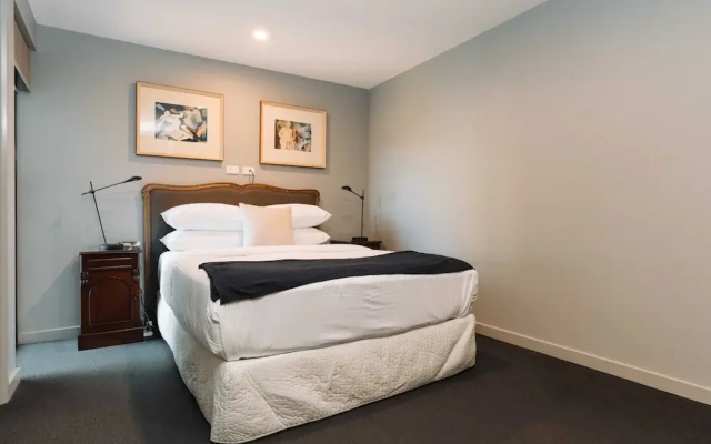 Stunning 1-bed Above Foreshore With Water Views