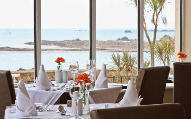 Ommaroo Hotel