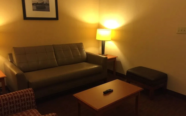 Baymont Inn & Suites Savannah/Garden City