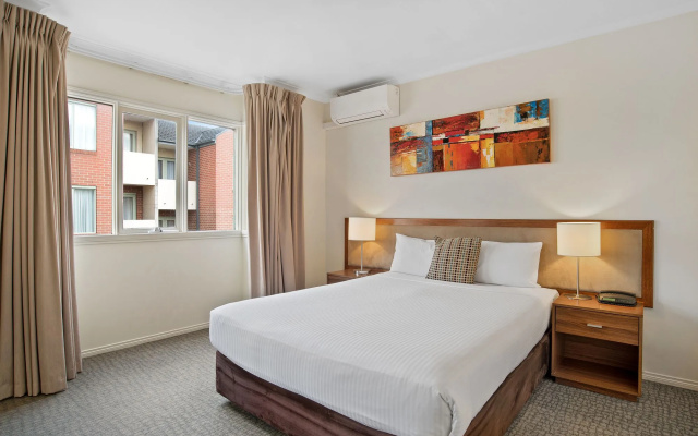 MainStay Suites Kew