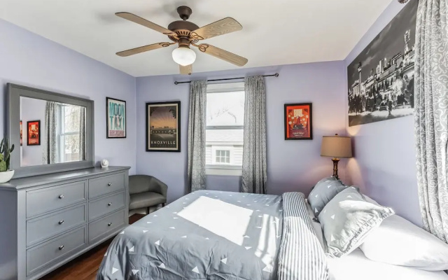 Bluebird Bungalow Chic Home, Quiet Neighborhood