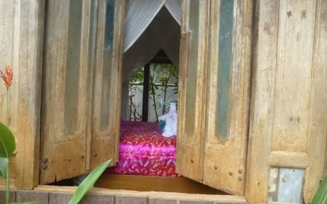 Tanggal Merah Guest House