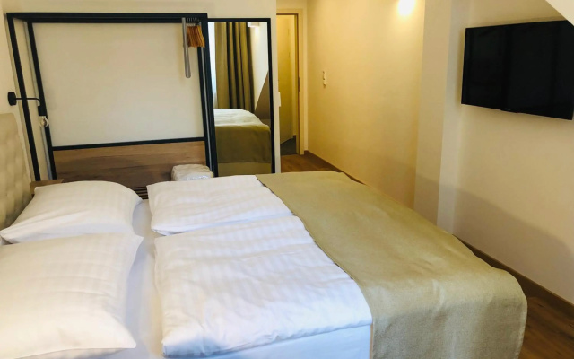 Hotel Garden Court