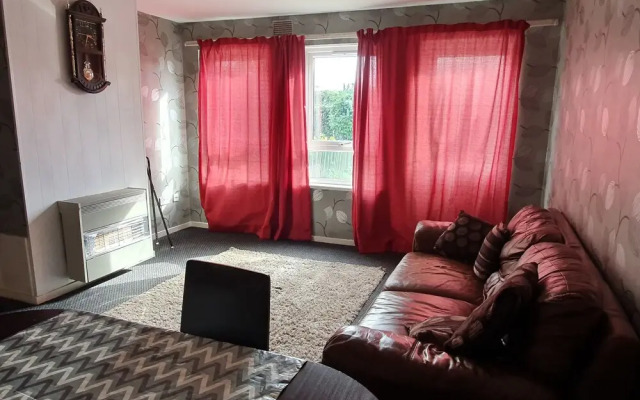 17 Spring Close Service Apartment