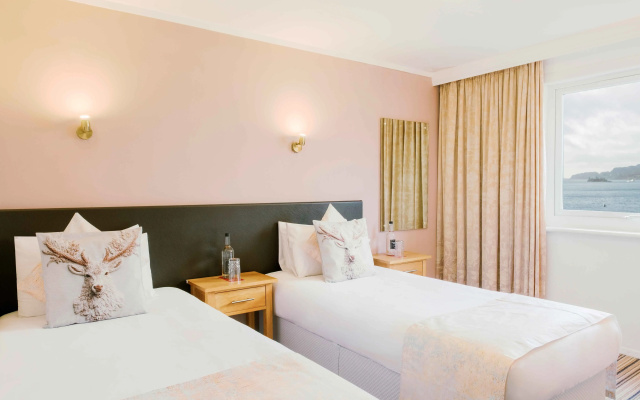 Muthu Queens Hotel