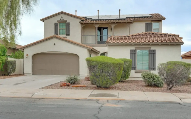 Pool, Views & Ample Space! Sunny Goodyear Retreat
