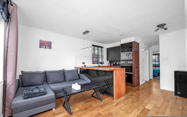 Cozy 1-bed Flat in Croydon Sleeps 4 - Free Parking