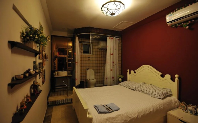 Apricot Courtyard Inn