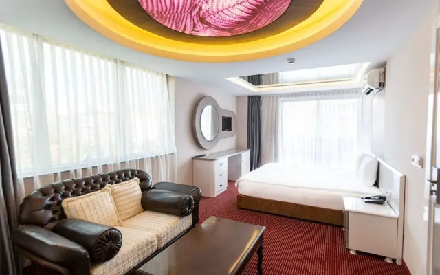 IS Hotel