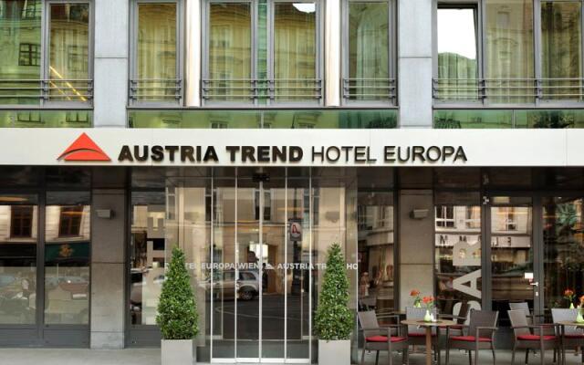 Austria Trend Hotel Europa Wien вид на фасад