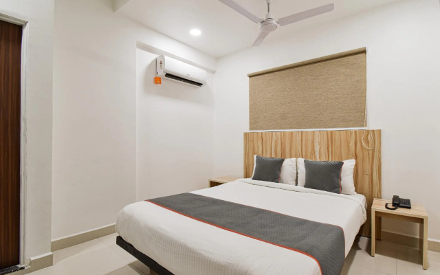 OYO Townhouse 498 Hotel Western