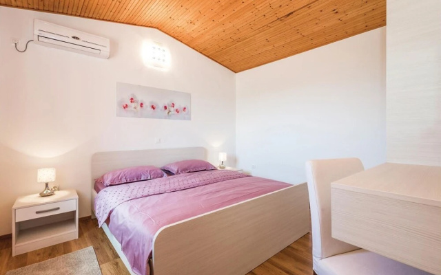 Nice Home in Banjol With Wifi and 3 Bedrooms
