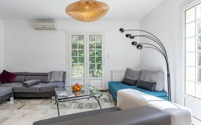 Holiday Home La Maison des Arts