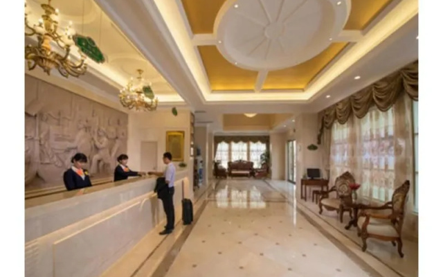 Vienna Hotel ( Shenzhen Fuyong Bridge Branch)