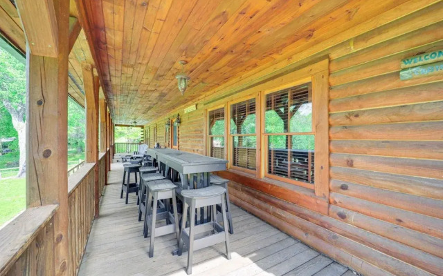 4 Mi to Grandfather Mtn! Family-friendly Cabin