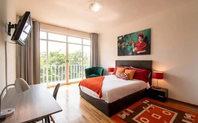 Roma Sur Balcony Apartments - Family Friendly