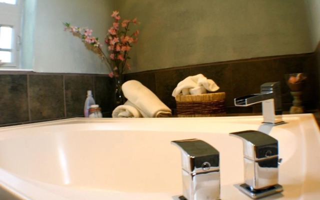 Vista de la Luna Bed & Breakfast