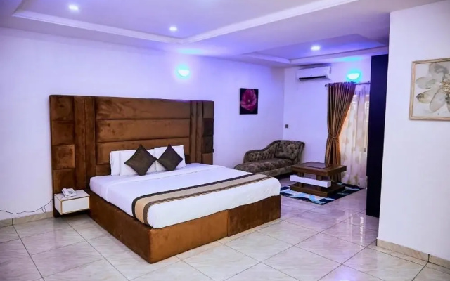 247 Luxury Hotel & Apartment Ajah