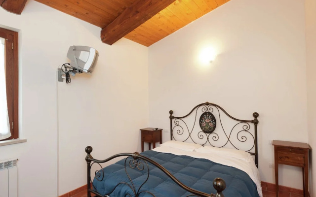 Peaceful Farmhouse in Gubbio with Swimming Pool