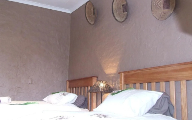 Lukafrica Riverside Chalets & Safaris