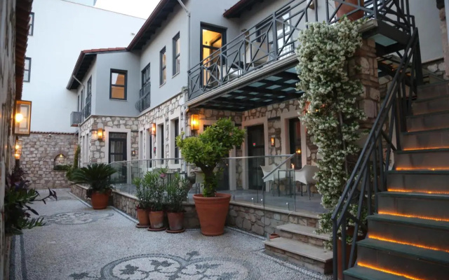 Lovely Garden Flat with Patio near Hadrian's Gate