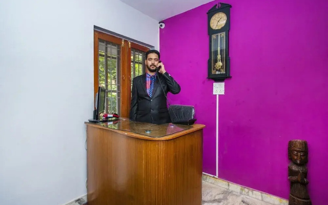 Uv Comforts By OYO Rooms
