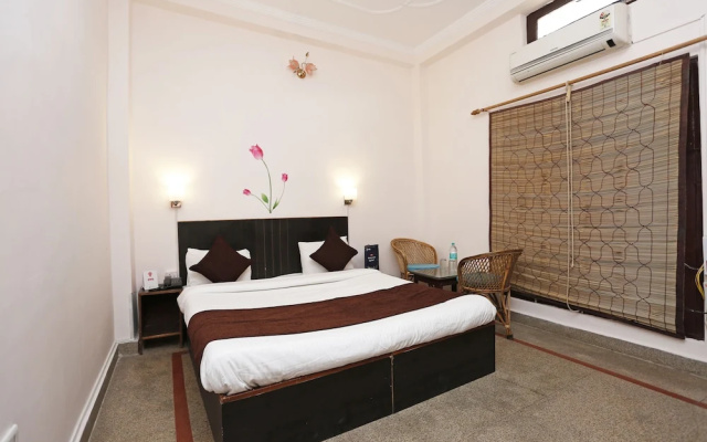 OYO 8988 Radha Krishna Guest House