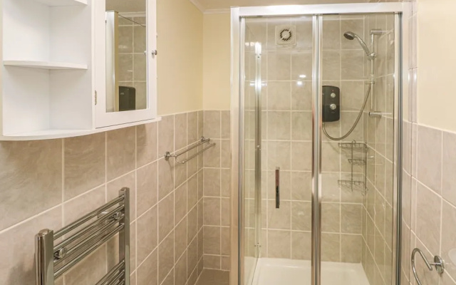 Greenacre Apartment