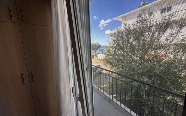 Agioi Theodoroi Beach view Modern Apt
