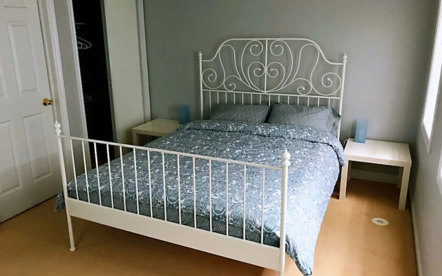 Entire 3 Bedroom Townhouse in Markham