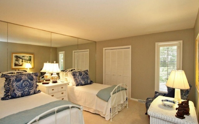 7 Edgewater Ally