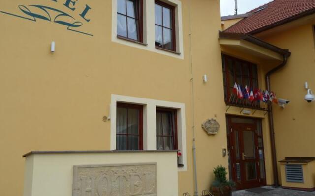 Hotel Purkmistr Пльзень вид на фасад