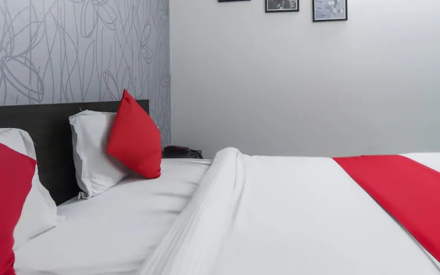 OYO 10876 Hotel Taj signature