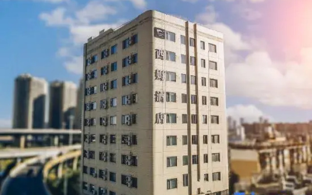 Ximu Hotel Kunming MixC (Dongjiao Road Metro Station)