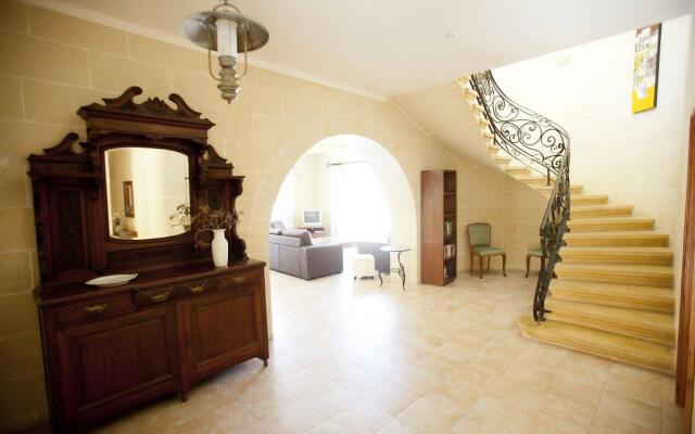 Отель Gozo Houses Of Character Виктория интерьер отеля