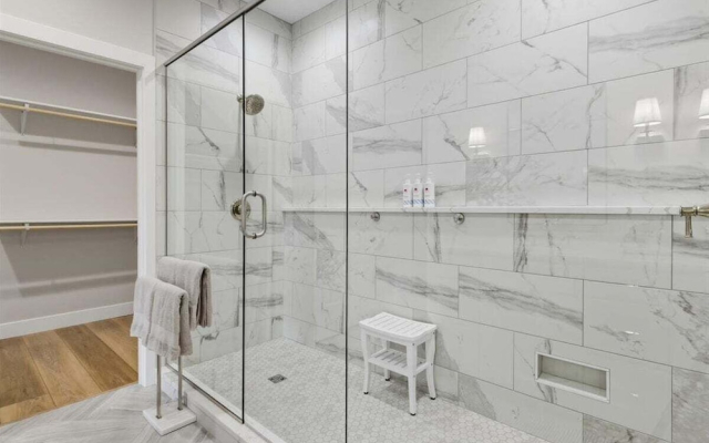Modern Lakefront Escape The Twelve