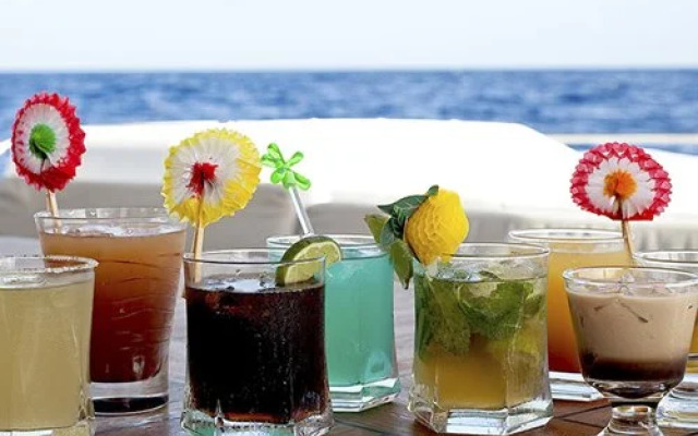 TradeWinds Experience AQUA Sint Maarten, Anguilla and St. Barths, Cole Bay, Saint Martin