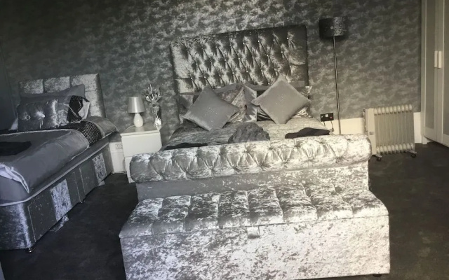 Crossroad Bungalow