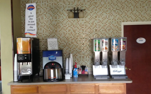 Baymont Inn & Suites Savannah/Garden City