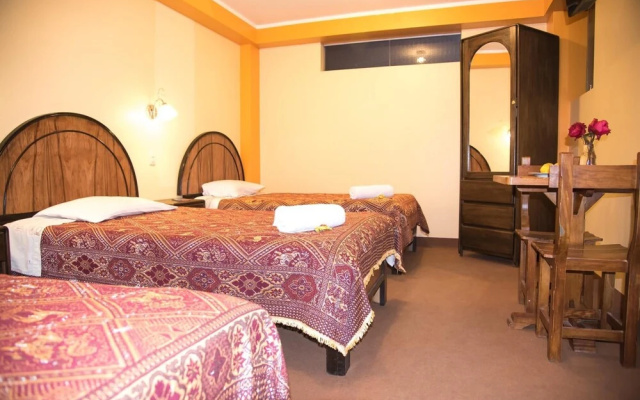 Samary Hostel