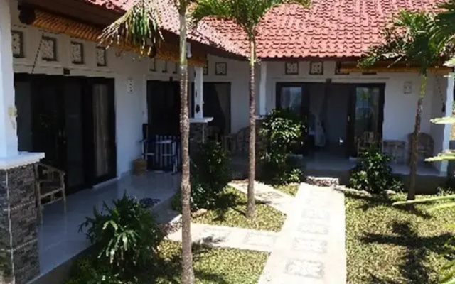 Sunset Coin Beach Homestay Amed