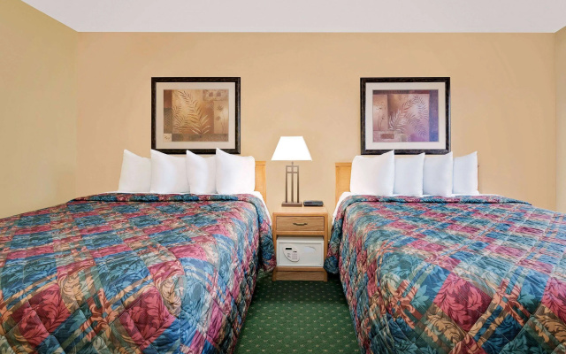 Days Inn by Wyndham International Falls